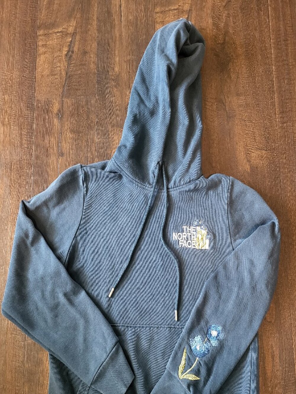 The North Face Women's Himalayan Bottle Source Floral Embroidered Hoodie Size M